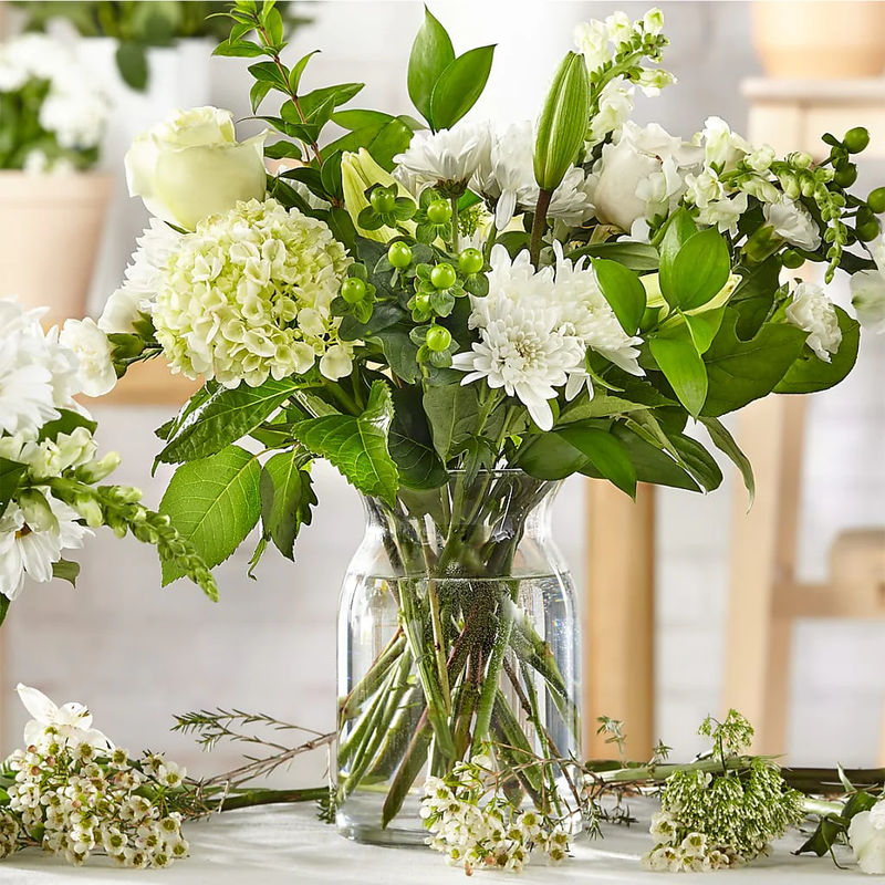 Classic Ivory – A Florist Original - Style:Premium