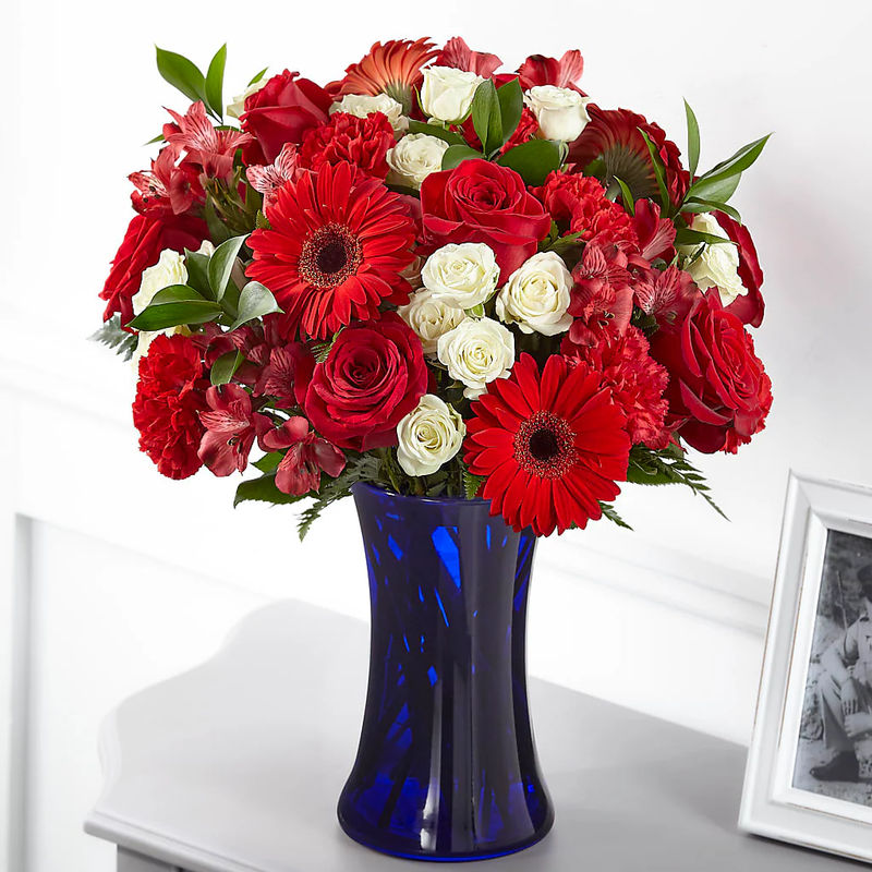 Hearts Embrace Bouquet - Style:Deluxe