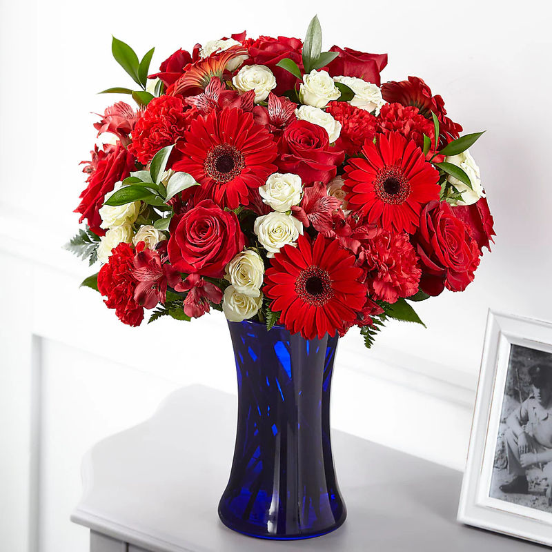 Hearts Embrace Bouquet - Style:Premium