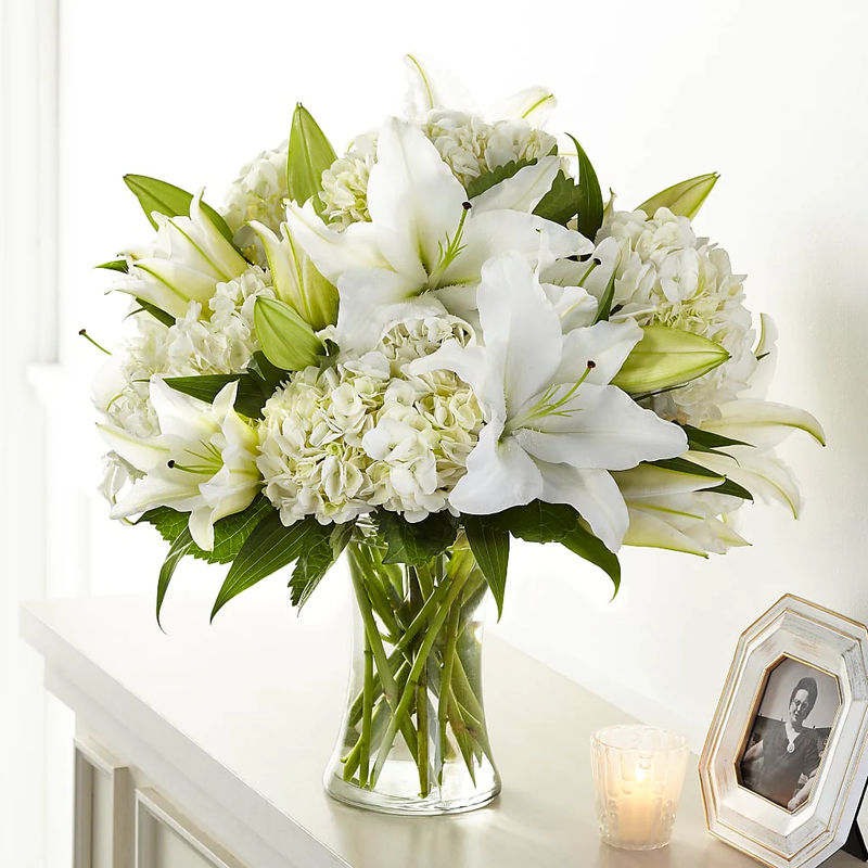 Compassionate Lily Bouquet - Style:Premium