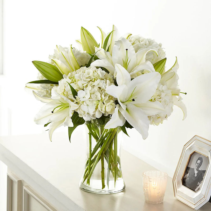 Compassionate Lily Bouquet - Style:Standard