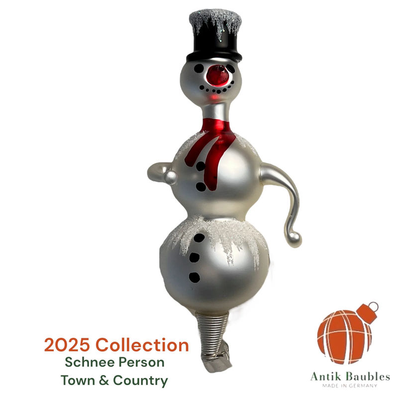 Free Blown Clip “Schnee Person Town & Country”  5in - Antik Baubles Christmas Clip Ornament