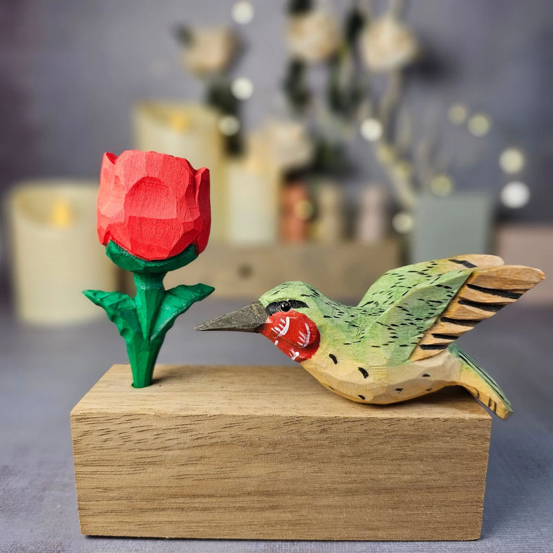 Hummingbird B with Rose - Color:Green