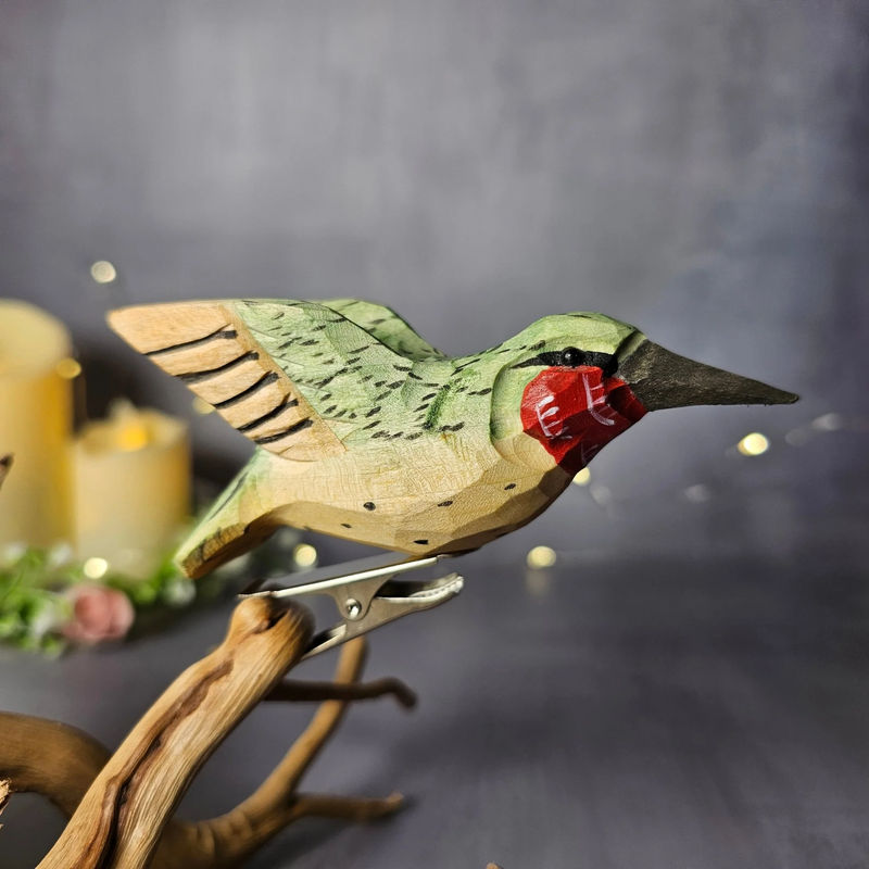Ruby-Throated Hummingbird Clip-On Figurine - Color:Green - Hummingbird on wooden cube