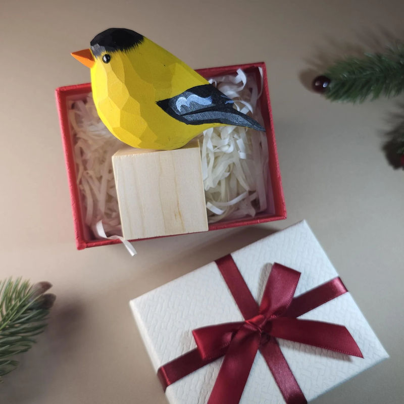 Bird Figurine comes with wooden stand and gift box packaging - Style:Goldfinch V1