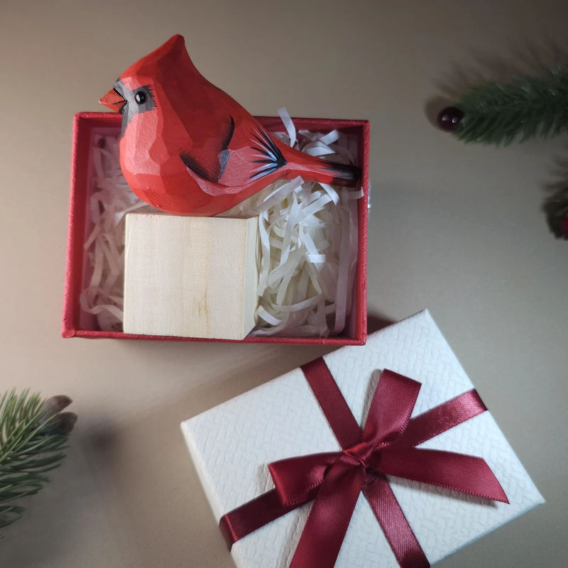 Bird Figurine comes with wooden stand and gift box packaging - Style:Cardinal_Male