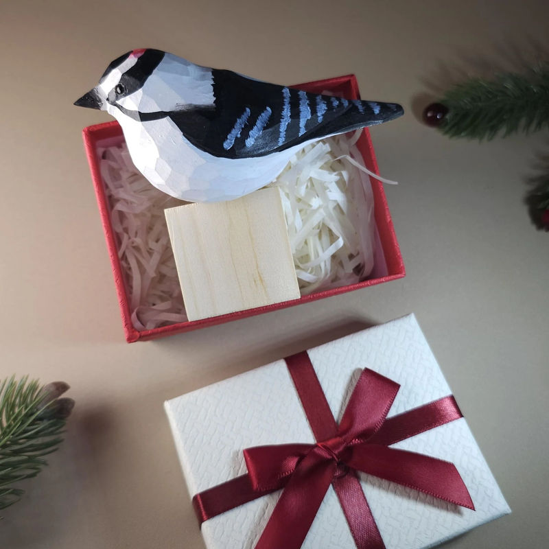 Bird Figurine comes with wooden stand and gift box packaging - Style:Downy Woodpecker
