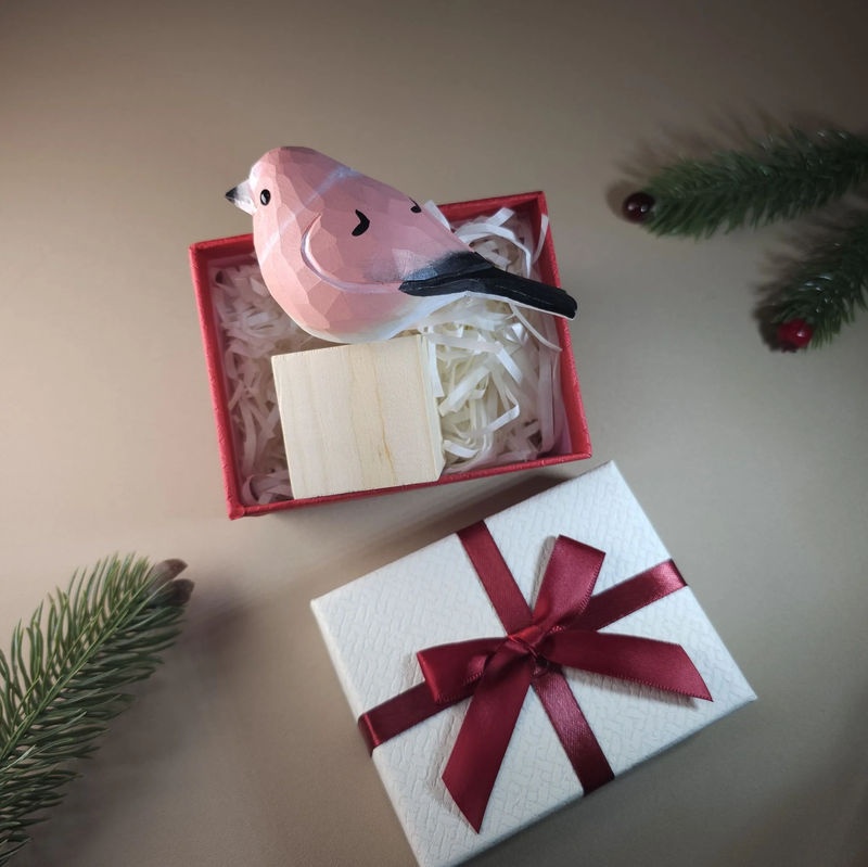 Bird Figurine comes with wooden stand and gift box packaging - Style:Rosefinch