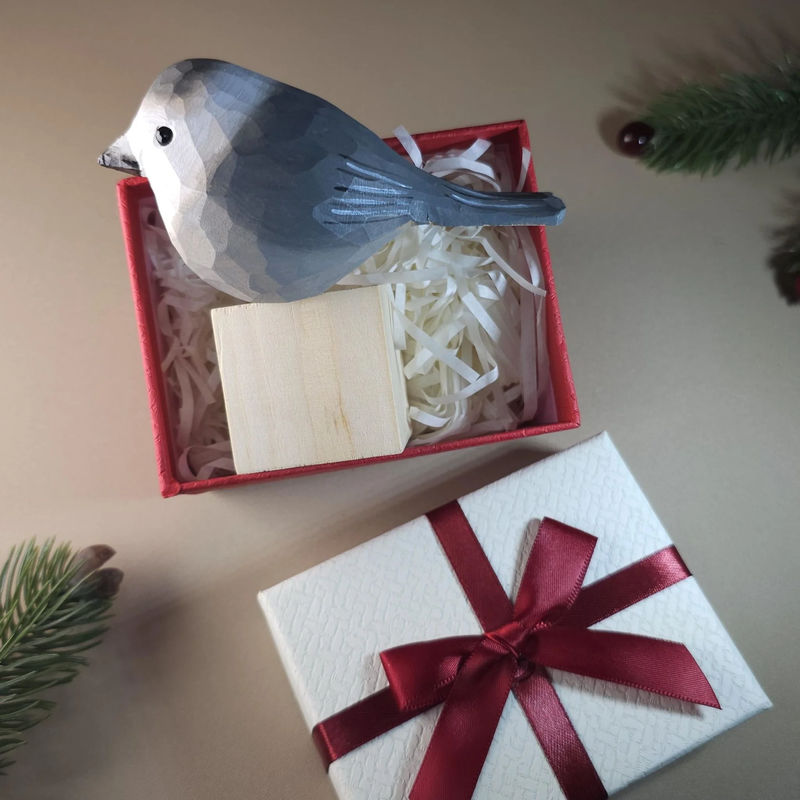 Bird Figurine comes with wooden stand and gift box packaging - Style:Canada Jay