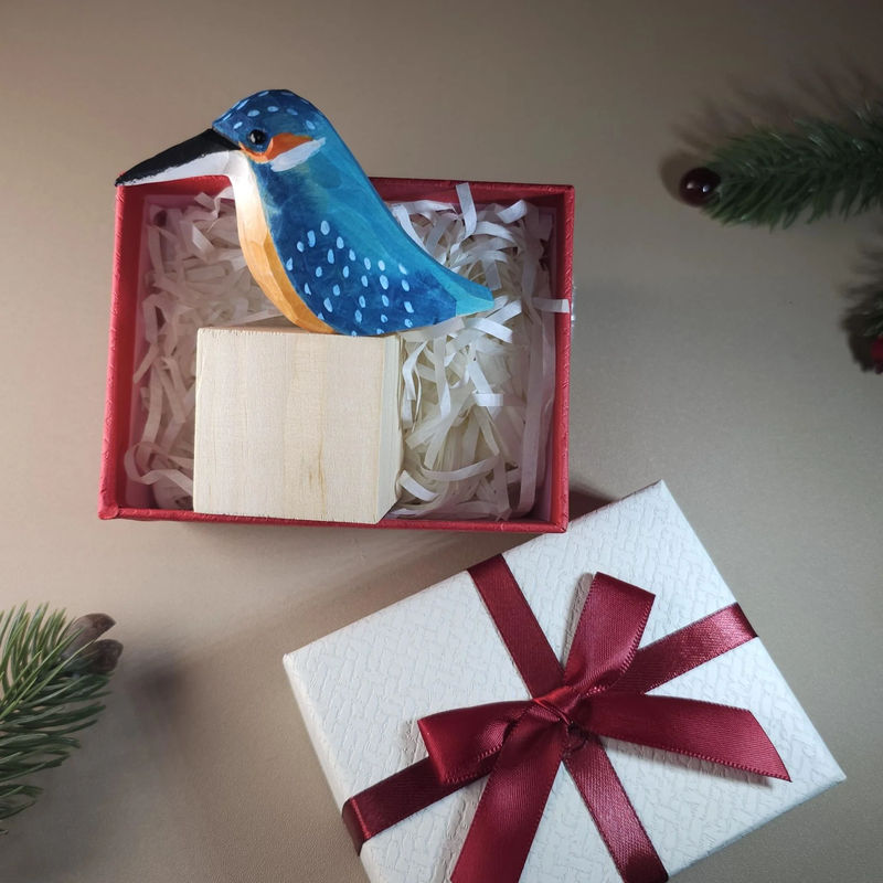 Bird Figurine comes with wooden stand and gift box packaging - Style:Kingfishers