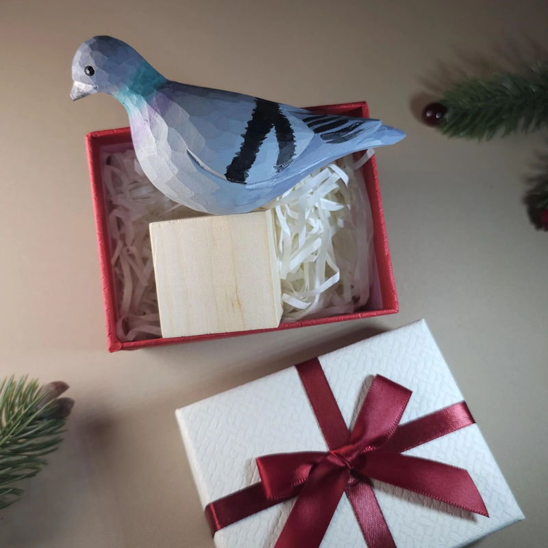Bird Figurine comes with wooden stand and gift box packaging - Style:Pigeons