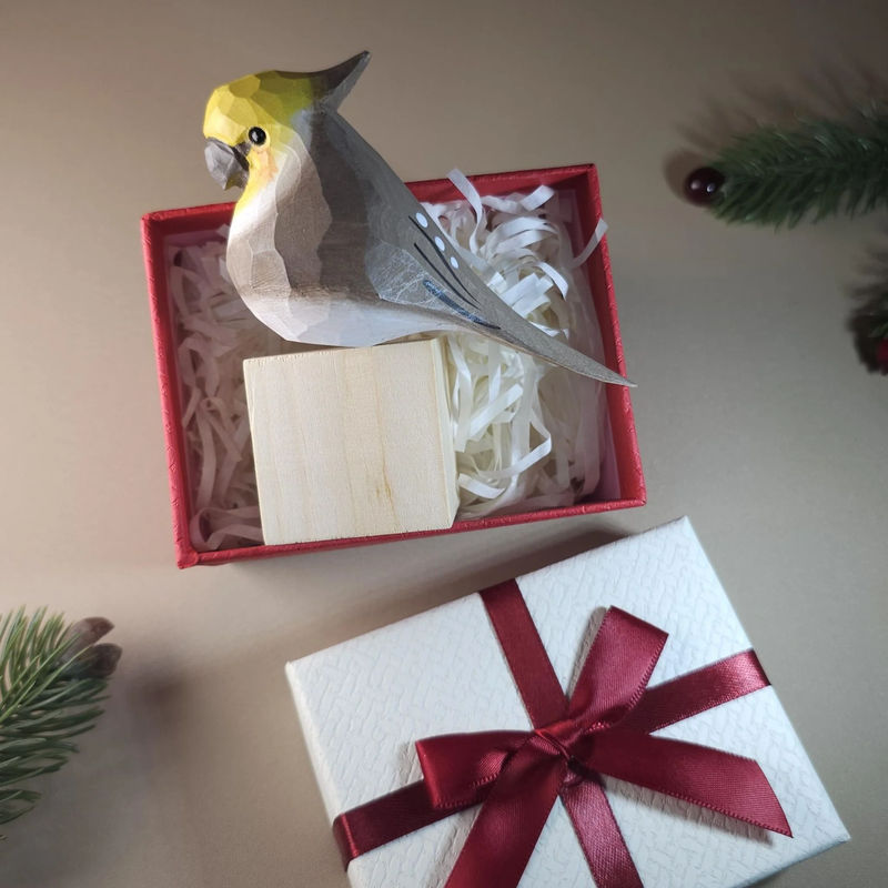 Bird Figurine comes with wooden stand and gift box packaging - Style:Cockatiel_Gray