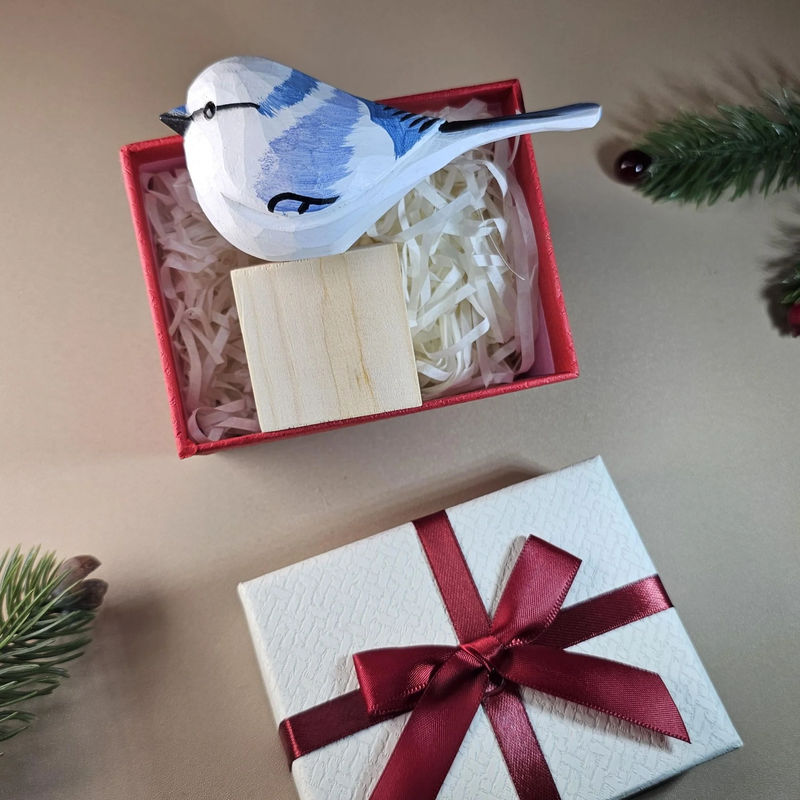 Bird Figurine comes with wooden stand and gift box packaging - Style:Azure tit