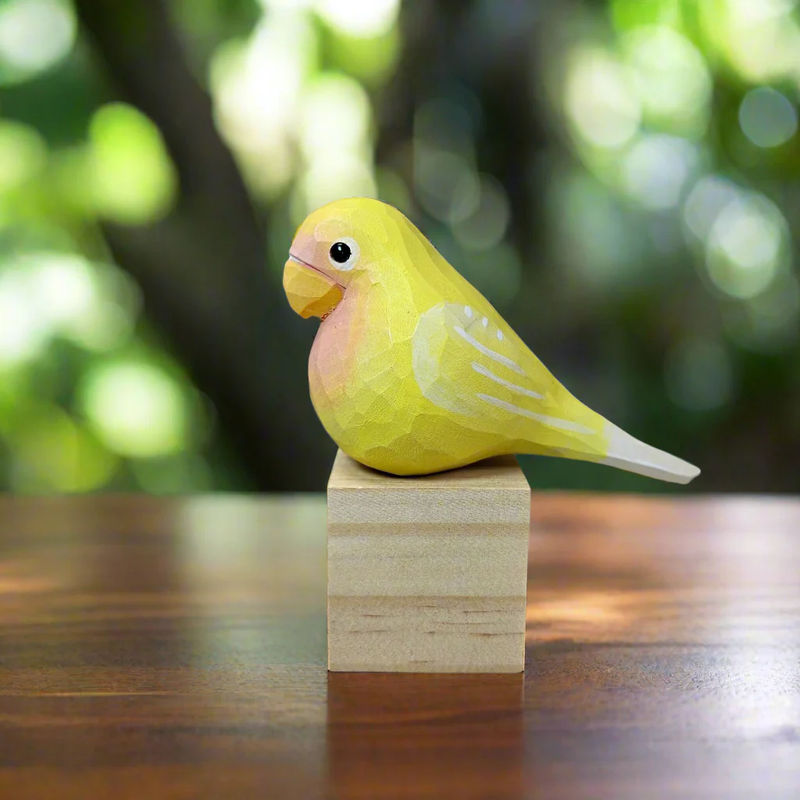 Hand-Painted Wooden Lovebirds Figurine – Romantic Artisan Decor - Color:Yellow
