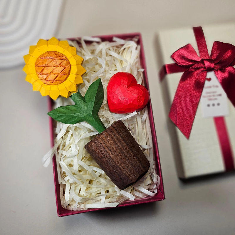 Handcrafted Wooden Sunflower Figurine with Customizable Red Heart – Gift Box Included